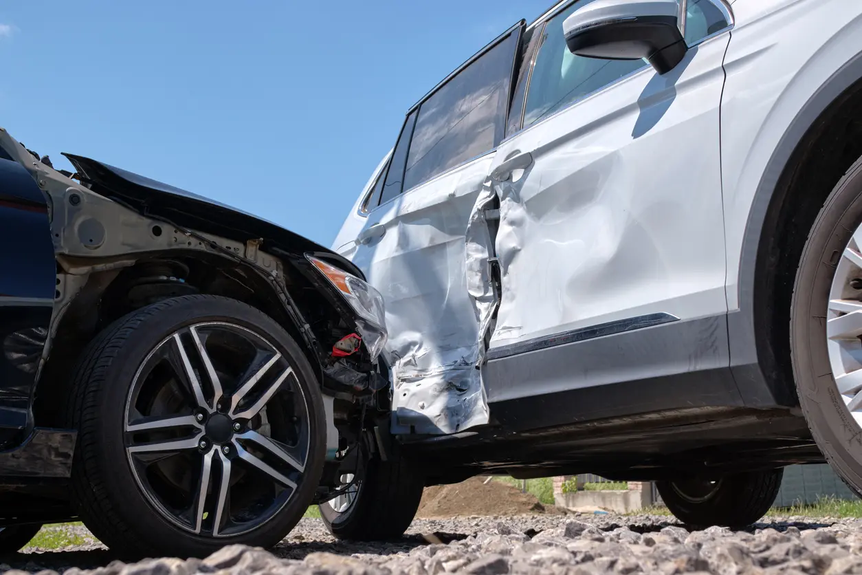 car and truck accidents image